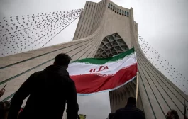 إيران تدخل 2023 باقتصاد منهك وعزلة دولية واضطرابات شعبية