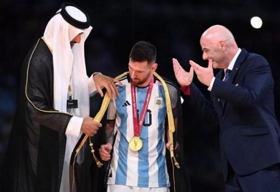 بعد أن ارتداه ميسي.. العالم يتساءل عن 