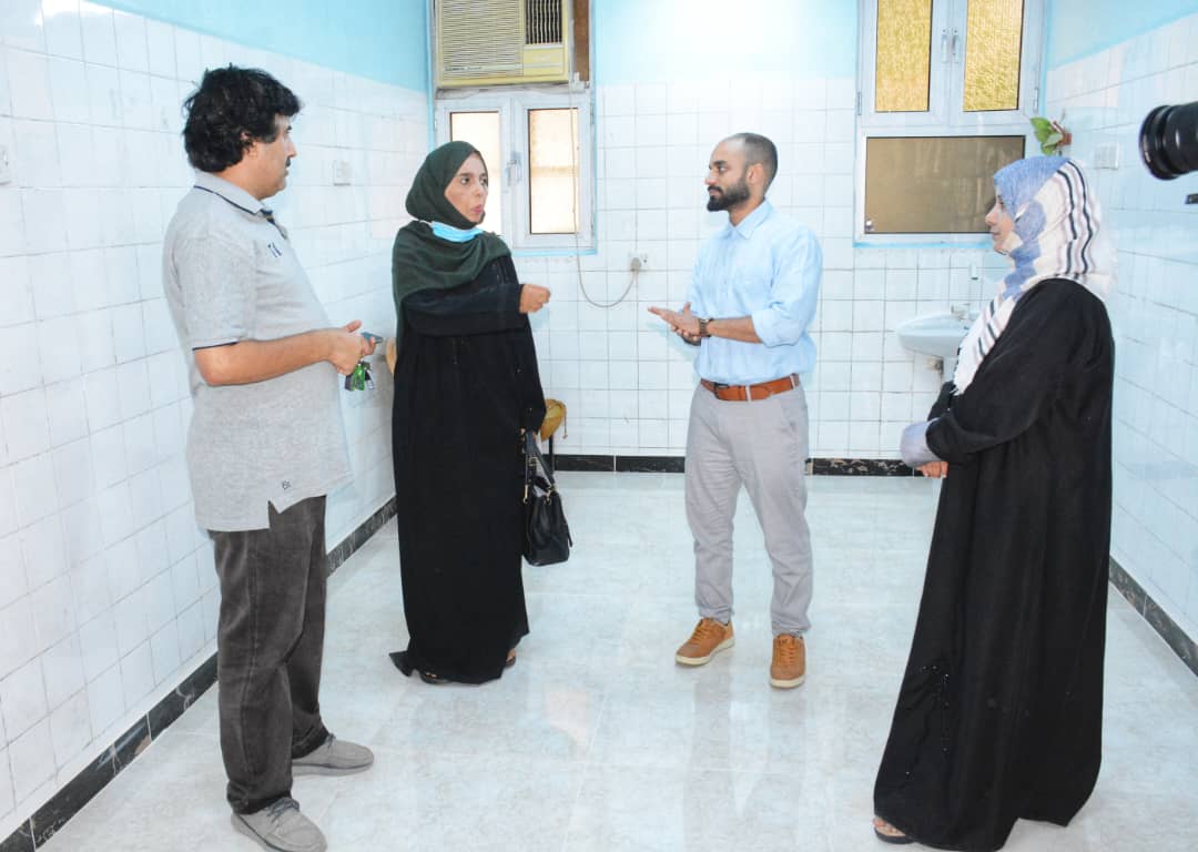 مدير صيرة يطلع على مستوى انجاز مشروع تأهيل وتجهيز مجمع الميدان الصحي