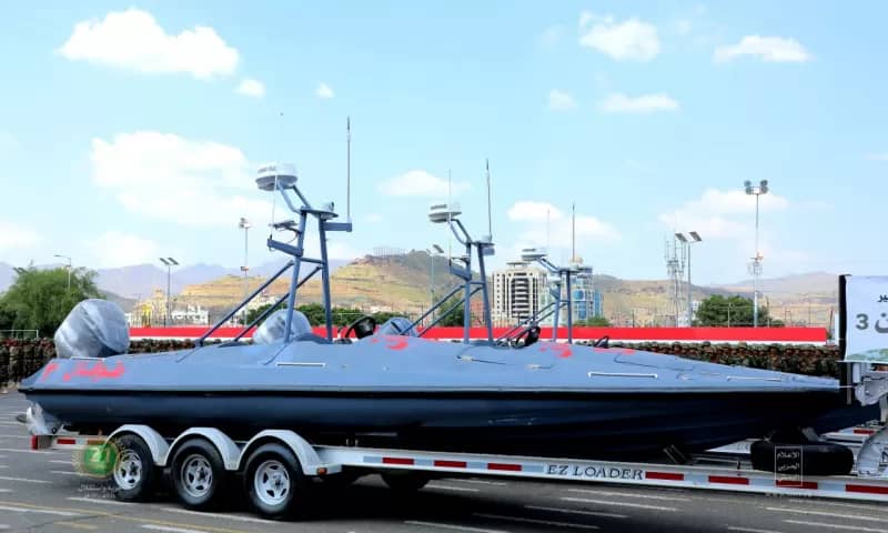 تقرير عسكري: سفن شحن إيرانية تعزز قدرات الحوثيين البحرية