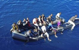 البحرية المغربية تنقذ 270 مهاجراً بينهم يمنيين حاولوا الوصول إلى أوروبا طلباً للجوء