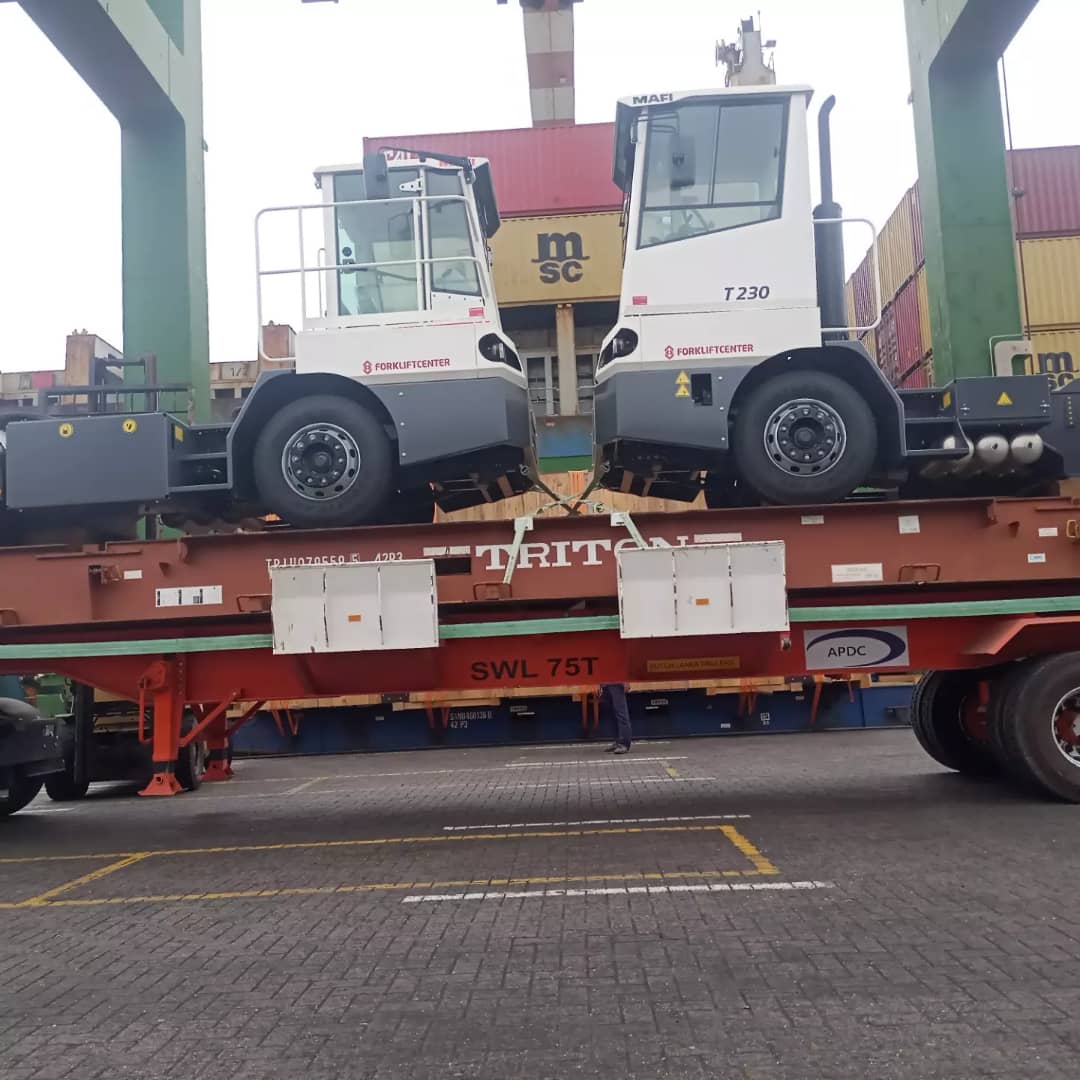 وصول الدفعة الثانية من المعدات التشغيلية إلى محطة ميناء عدن للحاويات