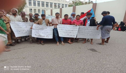 احتجاجات على تغيير رئيس اللجان المجتمعية بمنطقة السيلة في الشيخ عثمان