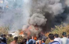 تحطم طائرة ركاب في النيبال والقتلى بالعشرات