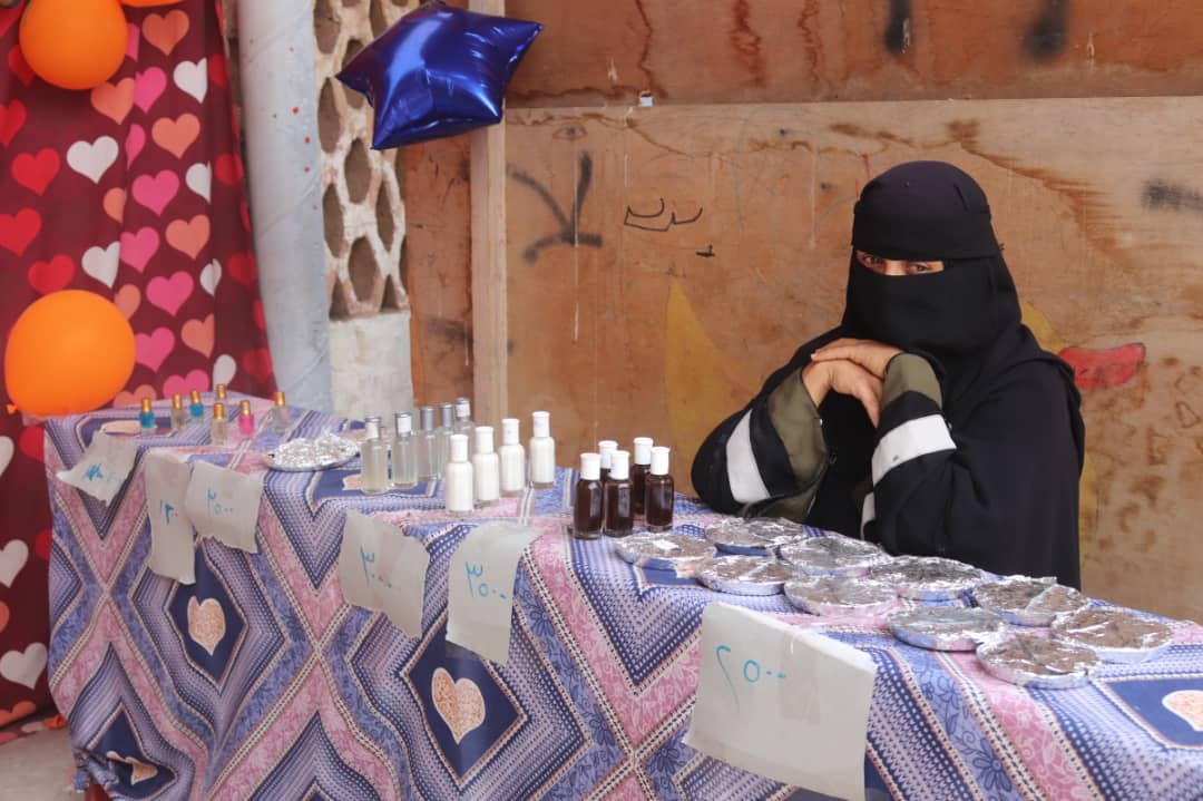 لحج .. جمعية الحياة لأطفال الشلل الدماغي تقيم معرض تسويقي