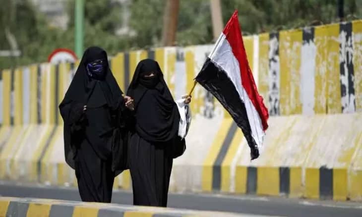 تحت غطاء مواجهة الحرب الناعمة .. مليشيات الحوثي تستمر في تضييق الخناق على النساء
