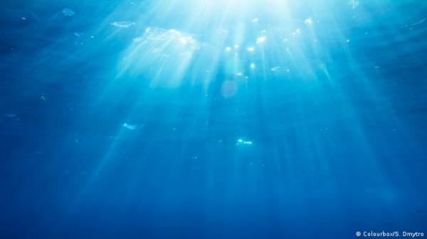 باحثون يبتكرون نظام جديد يتيح تحويل بخار المحيطات إلى ماء شرب