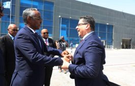 وزير الخارجية بن مبارك في الصومال .. وبحث سبل مواجهة التحديات المشتركة