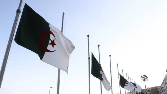 السلطات الجزائرية تصدر قرارا بمنع بث أنواع معينة من الاغاني