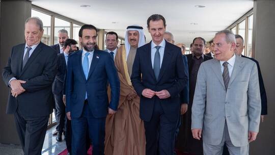 انفتاح عربي على دمشق .. وفد يضم عددا من رؤساء برلمانات عربية يلتقي بالأسد