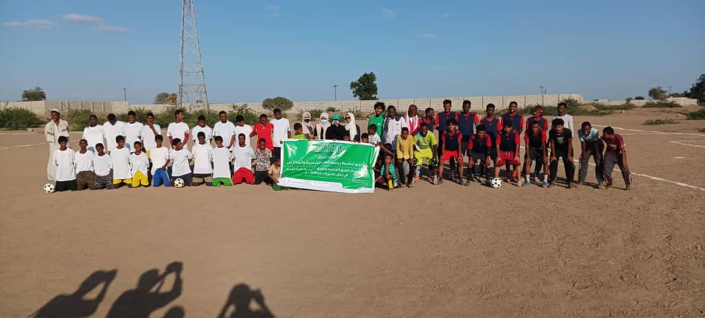 مؤسسة لوياك الكويتية تدعم فريق الكدام الرياضي بأدوات وملابس رياضية