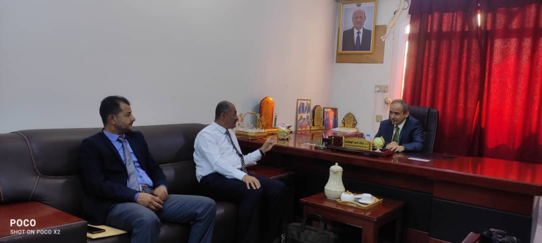 وزير التعليم العالي يناقش مع رئيس جامعة أرخبيل سقطرى الأداء الأكاديمي والتعليمي