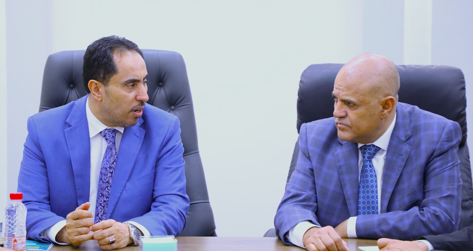 وزير الشباب والرياضة يوجه بسرعة بدء العمل في ملعب الشهداء بتعز