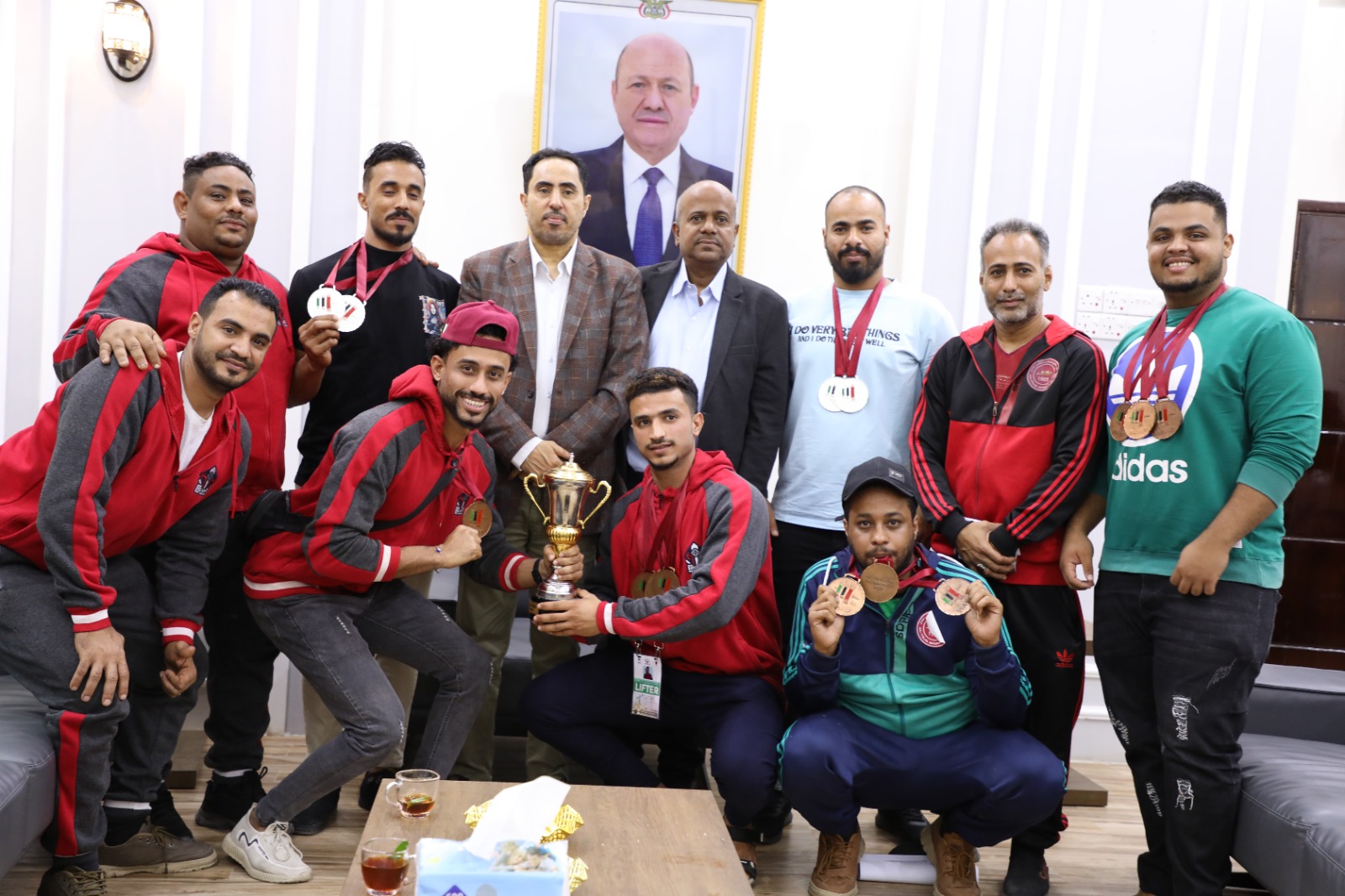 وزير الشباب والرياضة يكرم بعثة المنتخب الوطني لرفع الأثقال