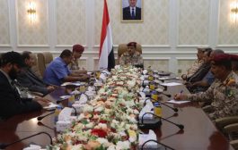 وزير الدفاع يعقد اجتماعا مع فريق العمليات في اللجنة العسكرية الأمنية المشتركة