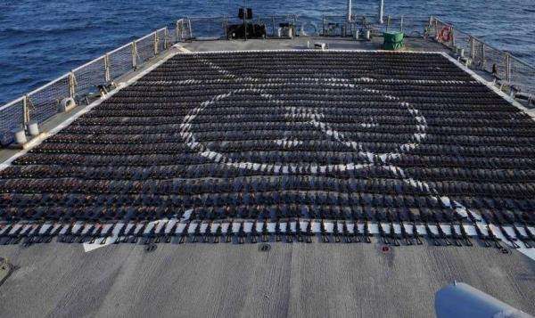 القوات الفرنسية تصادر سفينة تحمل أسلحة إلى الحوثيين
