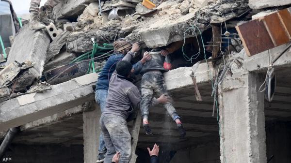 ارتفاع عدد ضحايا الزلزال في تركيا إلى أكثر من 8 الف قتيل