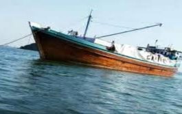 بمساعدة فريق يمني .. إنقاذ طاقم سفينة خشبية غرقت قبالة السواحل الصومالية
