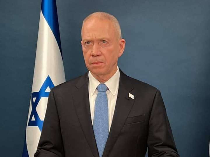 نتنياهو يقيل وزير الدفاع الإسرائيلي