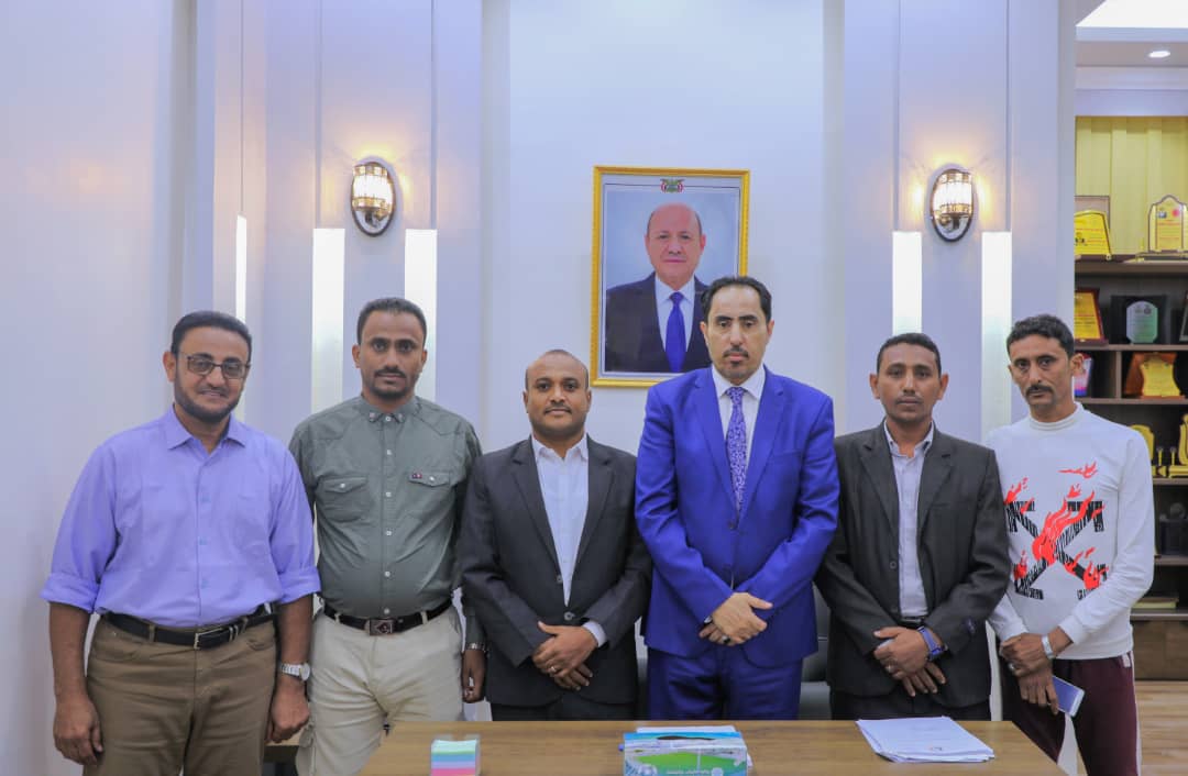 الوزير البكري يلتقي مدير فرع الوزارة بالحديدة بحضور إدارة نادي الوفاق بالخوخة