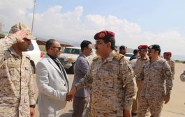 وزير الدفاع يتفقد اوضاع القوات المسلحة في سقطرى