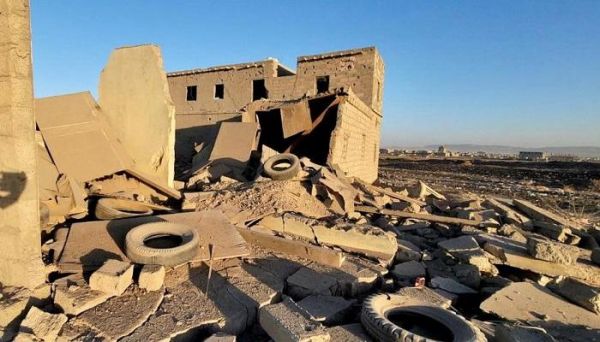 تعرضت لقصف حوثي.. نزوح مئات الأسر من مساكنها غرب مديرية حريب