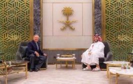 سيناتور أمريكي يلتقي ولي العهد السعودي محمد بن سلمان بوجه جديد