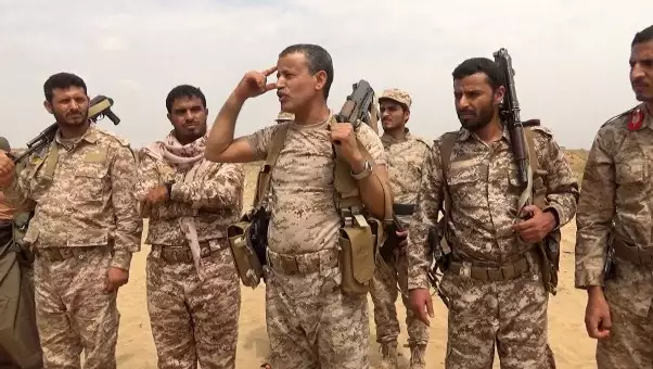 وزير الدفاع مليشيات الحوثي  يحذر السعودية من أي مراوغة