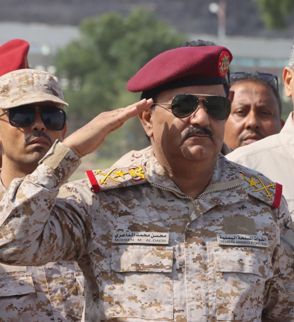 وزير الدفاع :معركة تحرير عدن  معركة وجود مستمرة ولن يتوقف النضال إلا بتحرير صنعاء واستعادة الدولة