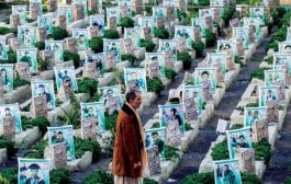 الحوثيون يفرضون زيارة مقابر قتلاهم لإثبات الولاء والتبعية