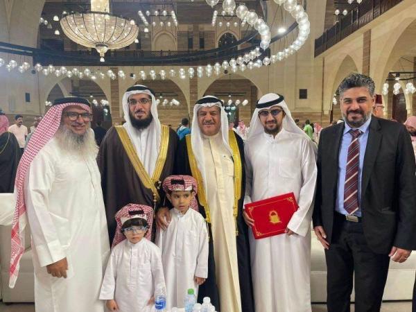 طالب يافعي يحصد المركز الأول في مسابقة القرآن الكريم في البحرين