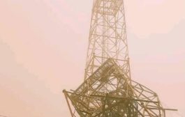 عاصفة رملية تسقط برج اتصالات في الحديدة