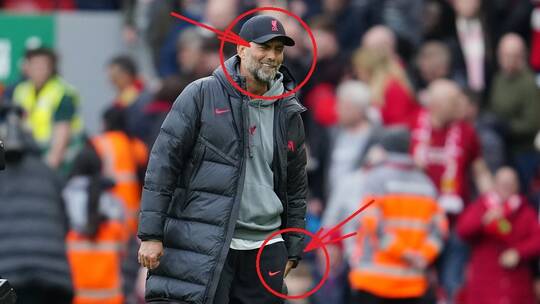 كلوب يدفع ثمن فرحته الهستيرية.. شاهد ماذا حدث (فيديو)