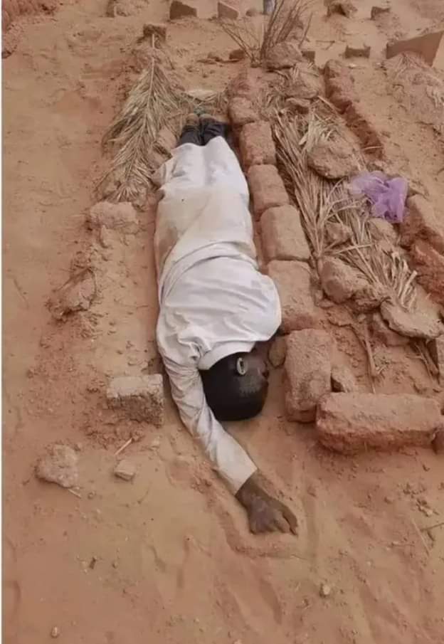 الشاب الجزائري الذي ينام بجانب قبر أمه لمدة سنتين ..يبدأ رحلة علاجه في تخطي الأزمة