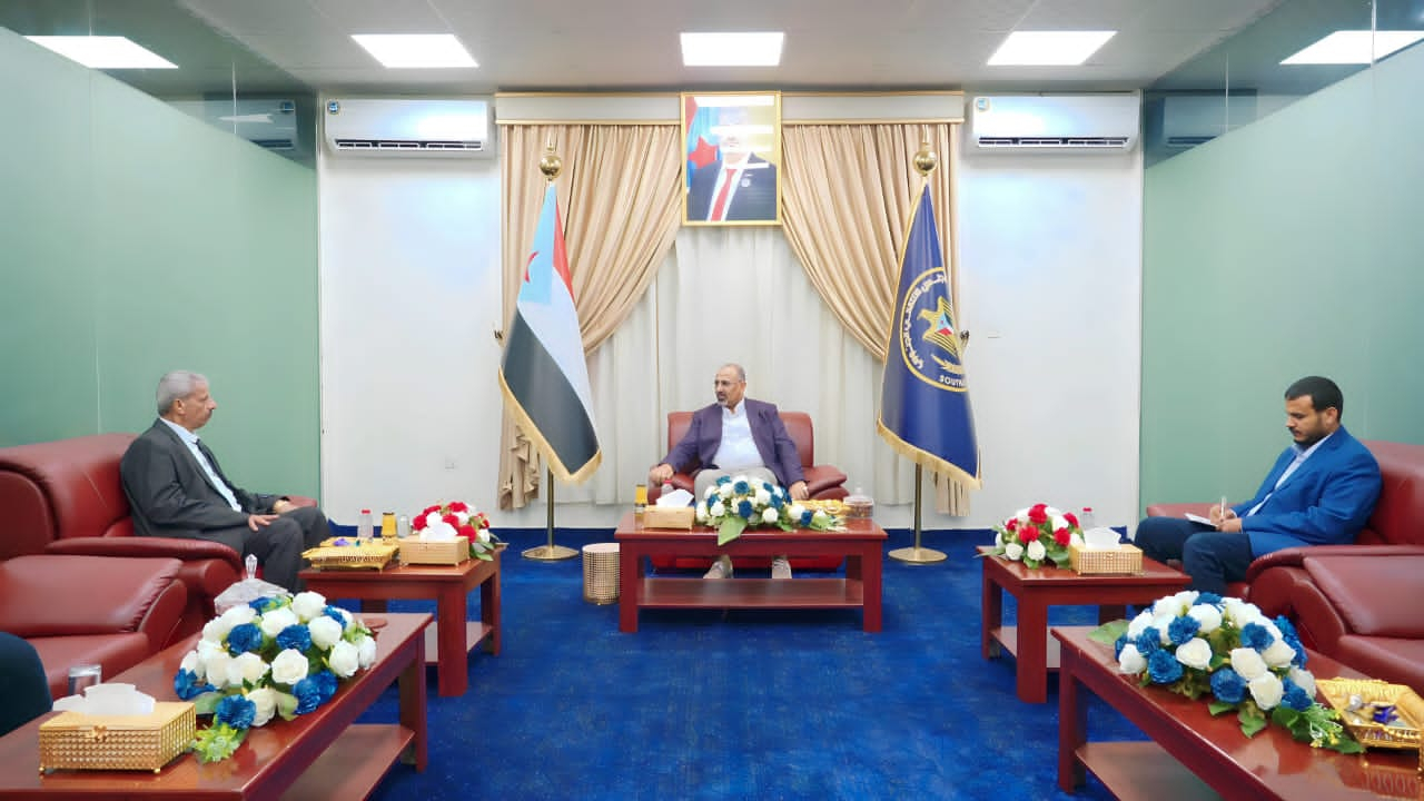 الزُبيدي يطّلع على الأوضاع العامة بمحافظة لحج
