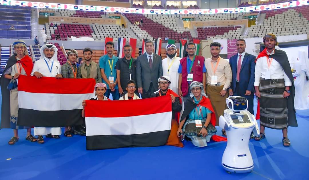 وزارة الشباب والرياضة تهنئ أبطال الروبوت بفوزهم بالمركز الأول في البطولة العربية بقطر
