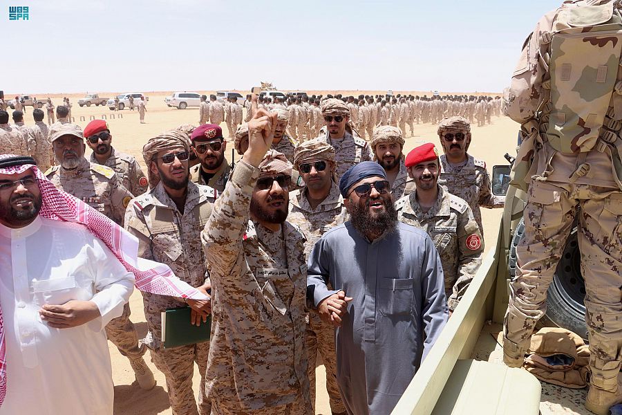 قائد قوات التحالف العربي يزور قوات درع الوطن بالوديعة