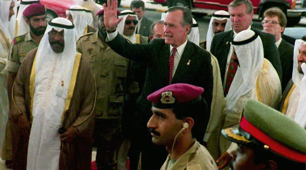 خطة صدام  لاغتيال بوش وتفجير سفينة لإغلاق قناة السويس