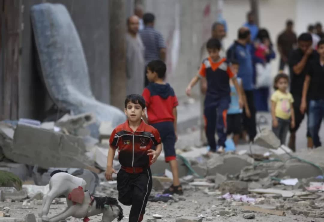 غزّة يسكنها بشر لا فصائل وقيادات وصواريخ فقط