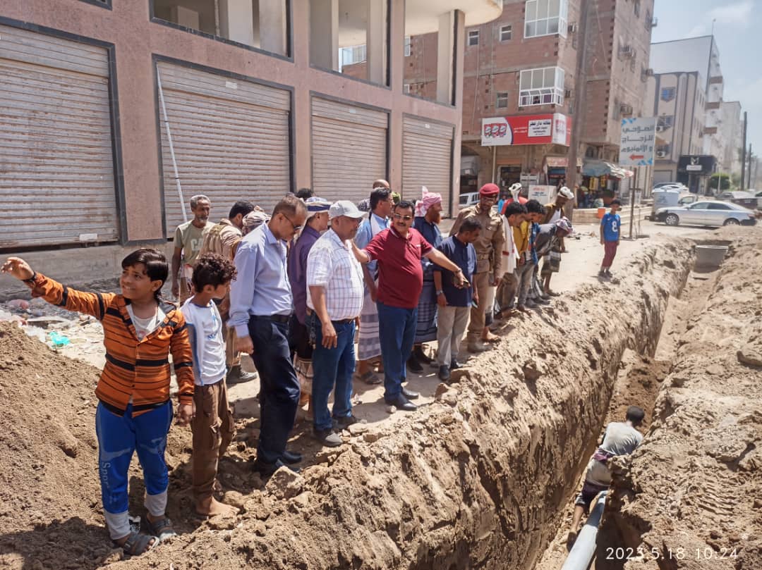 عدن .. تدشين مشروع انشاء شبكة الصرف الصحي الداخلية في بئر فضل