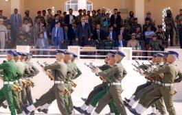 القائد الزبيدي والبحسني يشهدان عرضًا عسكريًا لطلاب كلية الشرطة بحضرموت