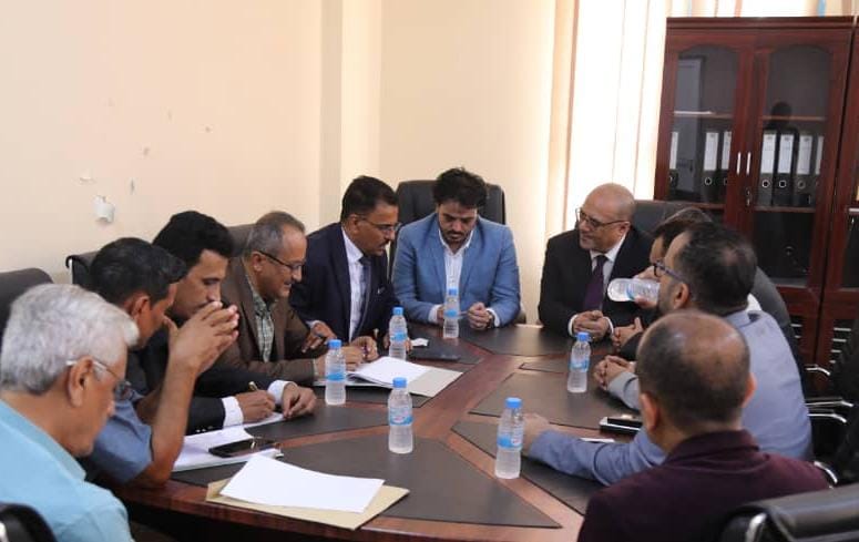وزير التخطيط والتعاون الدولي يلتقي أمين محلي حضرموت في المكلا