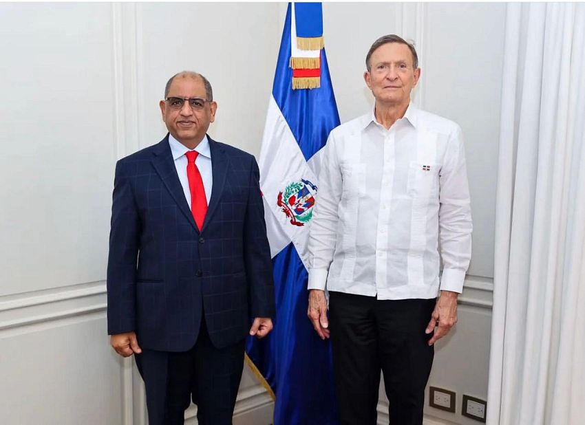 السفير ناشر يبحث مع وزير خارجية الدومينيكان سبل تعزيز العلاقات الثنائية
