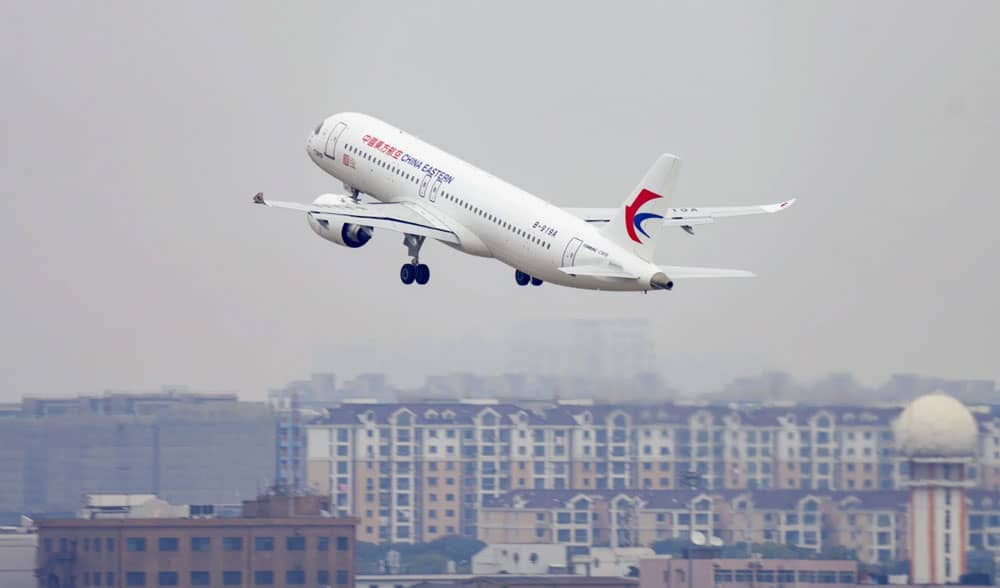 الصين تبدأ رحلة مزاحمة عمالقة صناعة الطيران التجاري