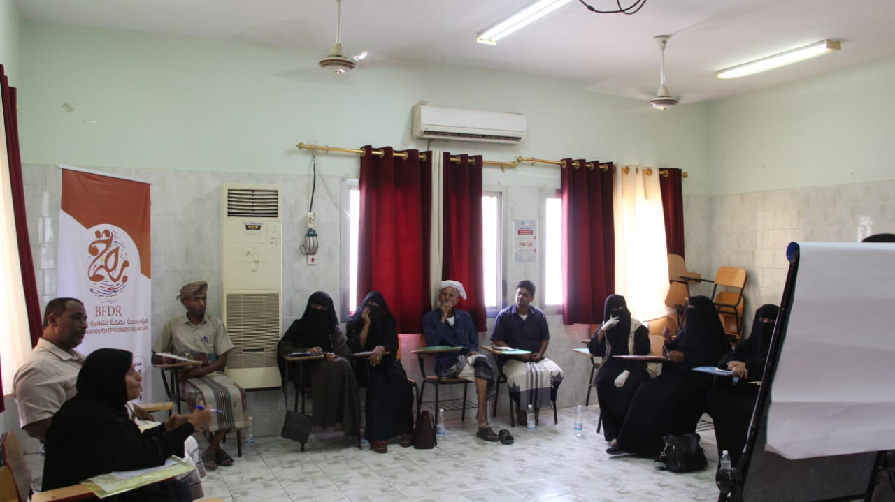 مؤسسة بصمة بلحج تقيم جلسة استماع حول رفع مستوى جودة تقديم الخدمة الطبية للنساء
