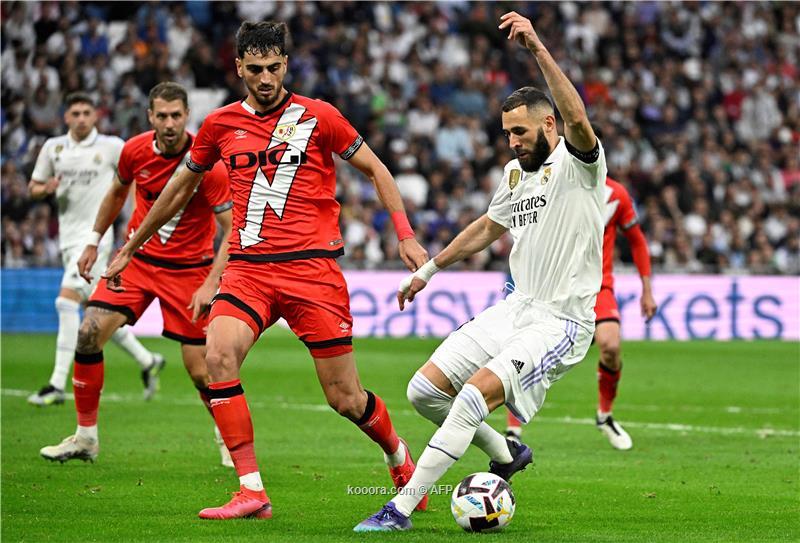 بنزيما لريال مدريد: أفكر جديا في العرض السعودي