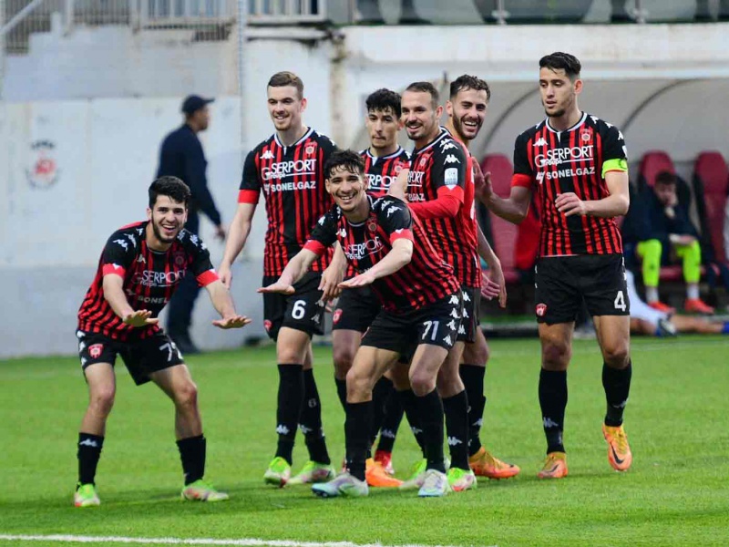 اتحاد العاصمة الجزائري في طريقه إلى نهائي كأس الاتحاد الأفريقي