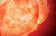 علماء يرصدون نجماً يبتلع كوكباً