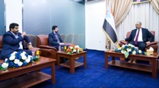 رئيس المجلس الانتقالي الجنوبي .. يلتقي محافظ صنعاء