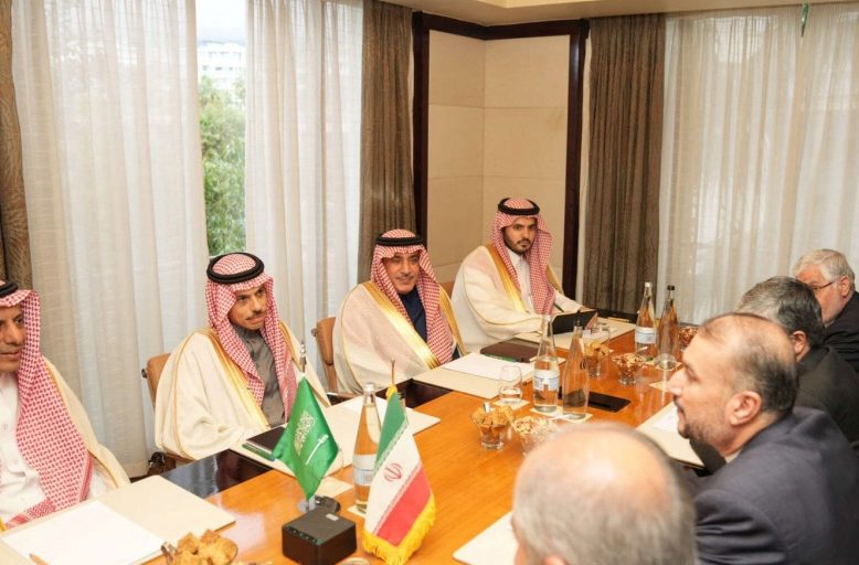 وزيرا خارجية السعودية وإيران يستعرضان خطوات تنفيذ اتفاق بكين